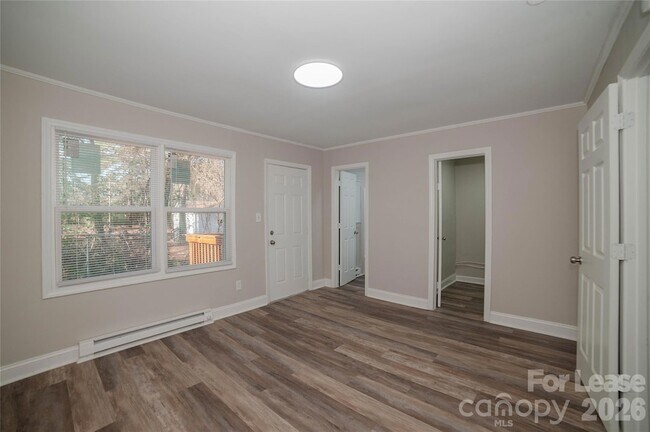 Building Photo - 5113 Higgins St