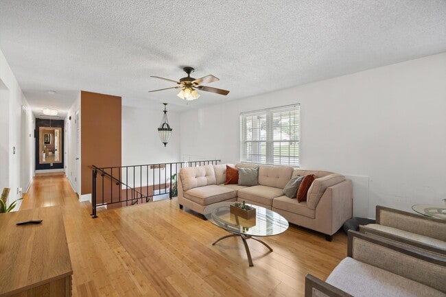Building Photo - 8410 Smoketree Cir