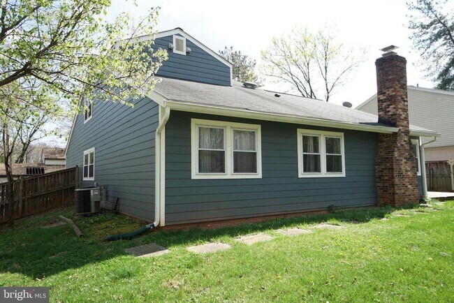 Building Photo - 322 Sugarland Run Dr