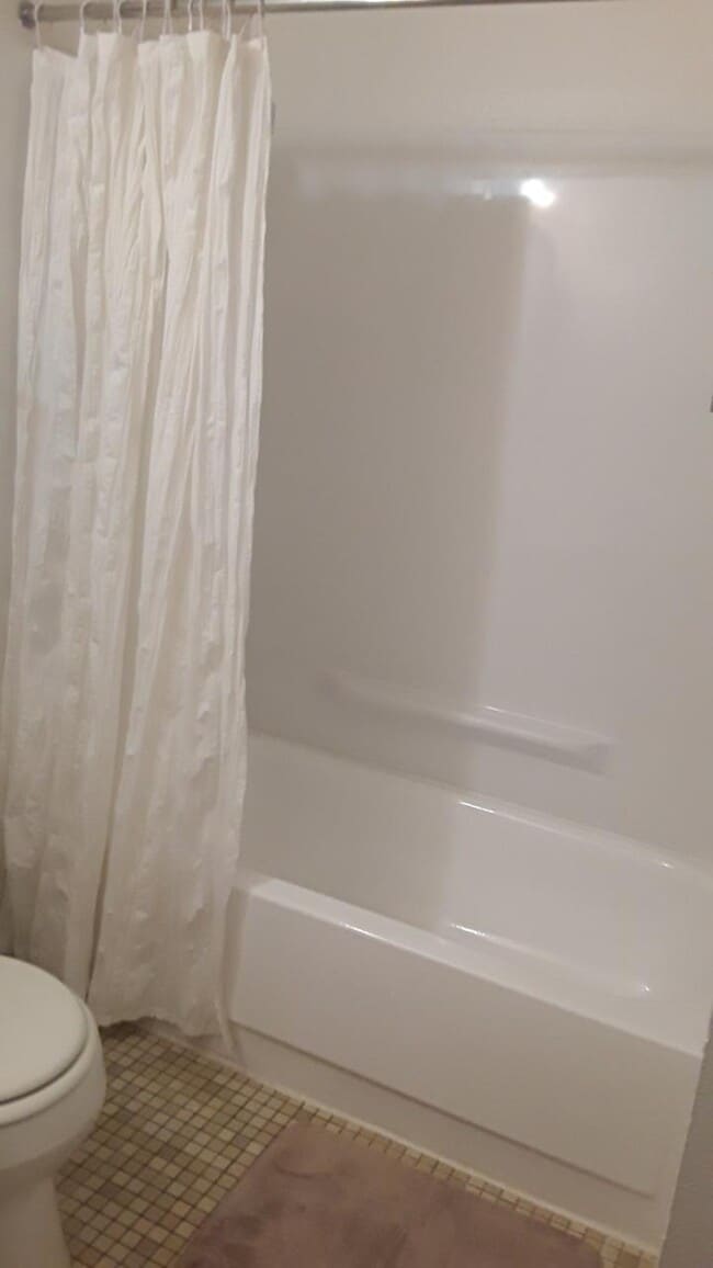 Tub - 6465 Evergreen Ave