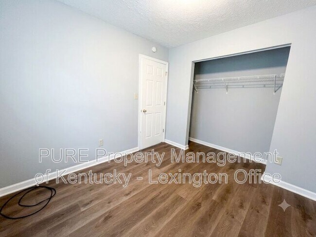 Building Photo - 1034 Marshall Park Dr