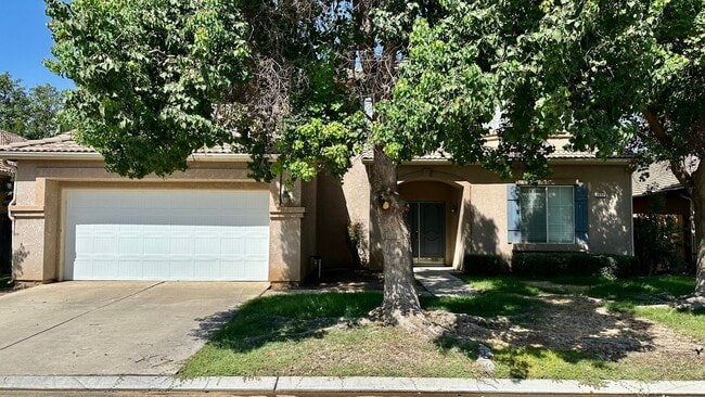 Primary Photo - $2,795 Teague & Chestnut, 4 Bedroom Home -...