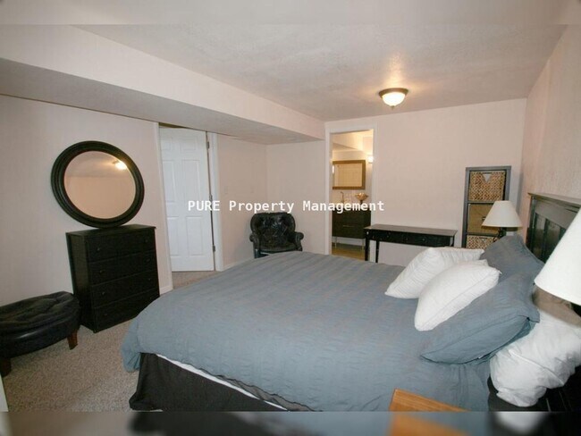 Building Photo - 3 Bed/2 Bath Ranch Home on Large Lot with Oversized Garage