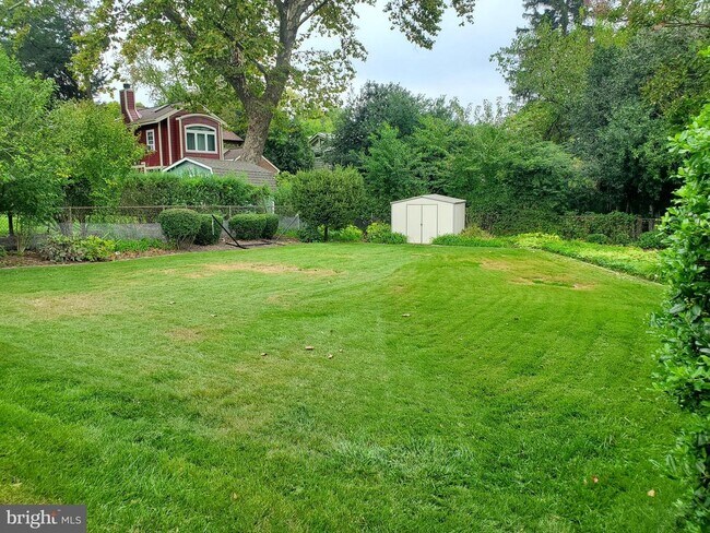 Building Photo - 15 Indian Spring Dr