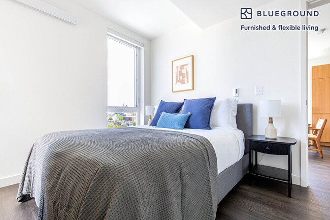 Building Photo - 118 Broadway E