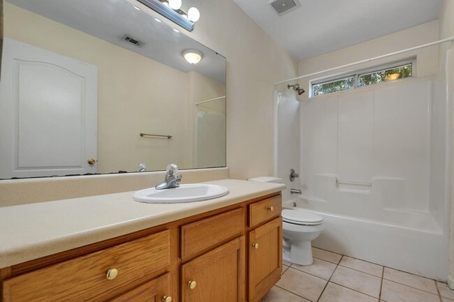 Building Photo - 712 W Brevard St