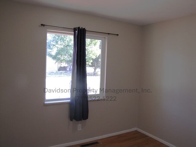 Building Photo - Updated 5 Bedroom House in Central Colorad...