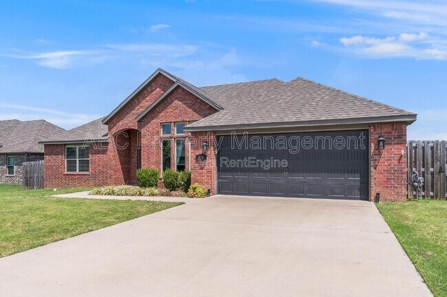 Building Photo - 328 N Otoe St