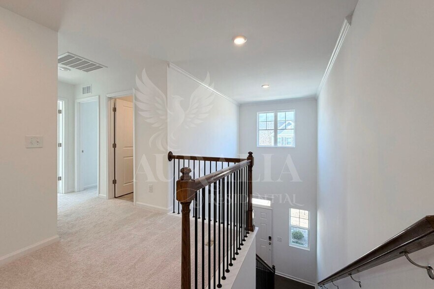 Building Photo - 1036 Red Finch Way