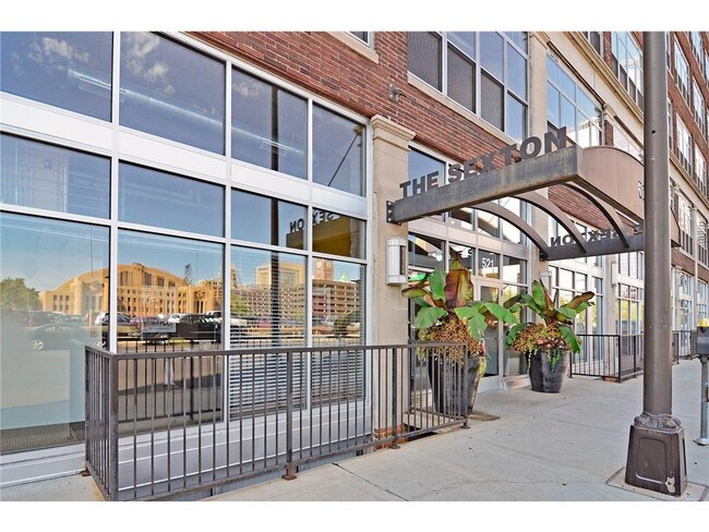 Building Photo - 521 S 7th St