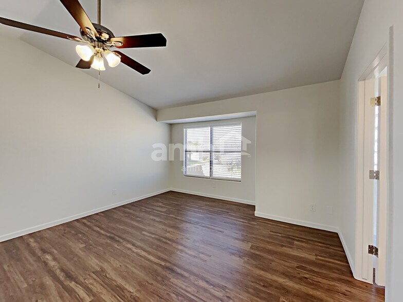 Building Photo - 9824 E Onza Ave