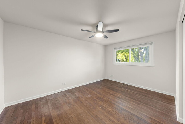 Building Photo - 345 Green Valley Dr