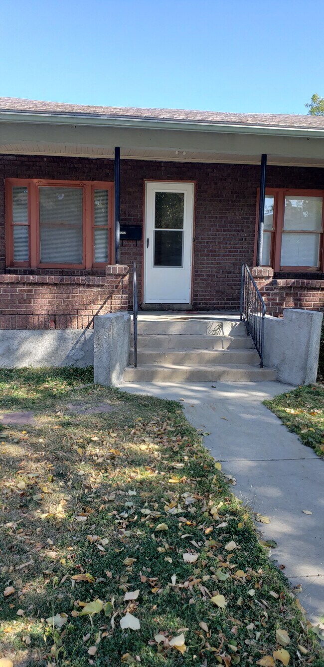 Primary Photo - 1312 Lake Ave