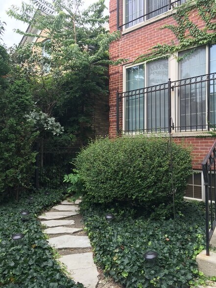 Front Yard - 1312 N Campbell Ave