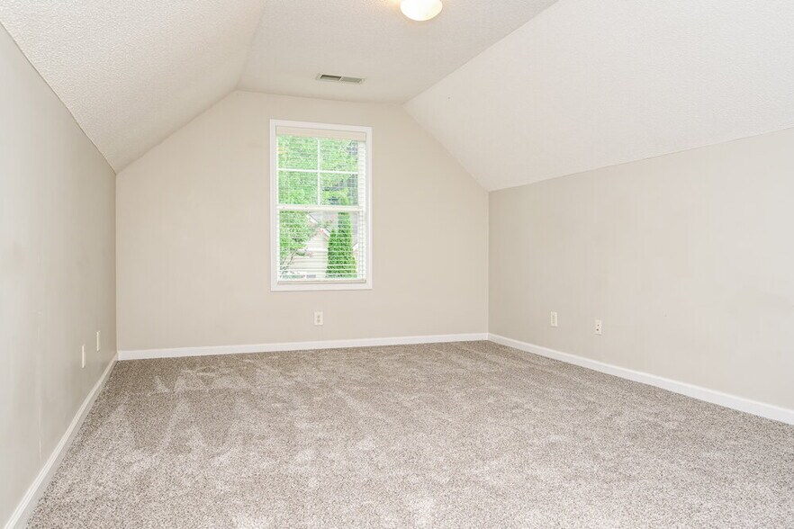 Building Photo - 3896 Pine Village Pl