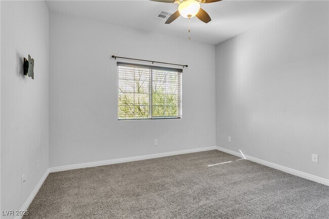 Building Photo - 9404 Sand Tiger Ave