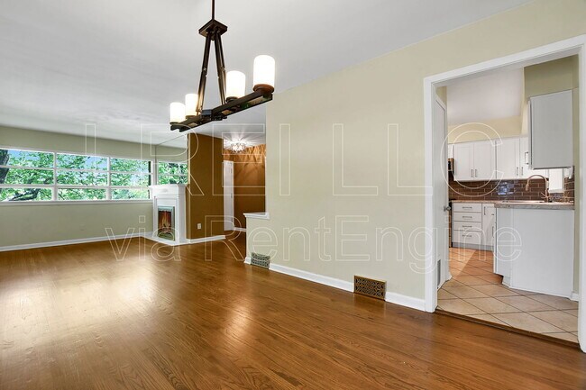 Building Photo - 5358 Southdale Rd