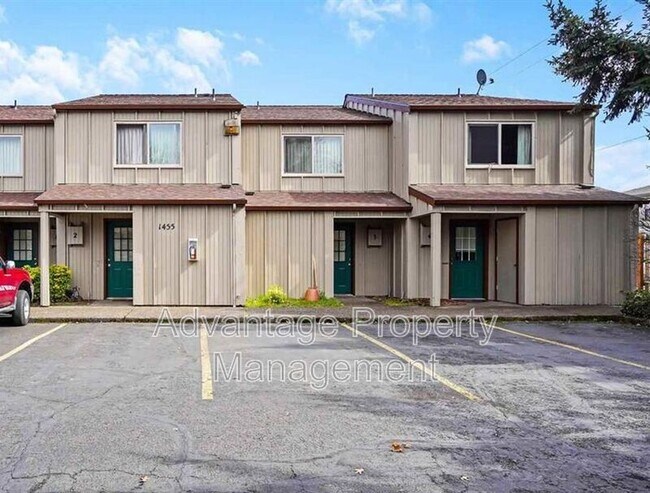 Building Photo - 1455 NW Division St