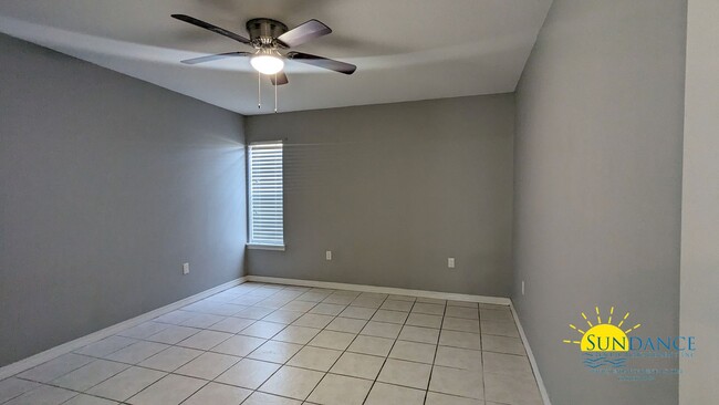 Building Photo - Renovated 2 Bedroom 2 Bath Apartment Avail...