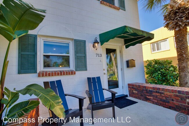 Building Photo - 2 br, 1.5 bath House - 713 W. Venice Ave.