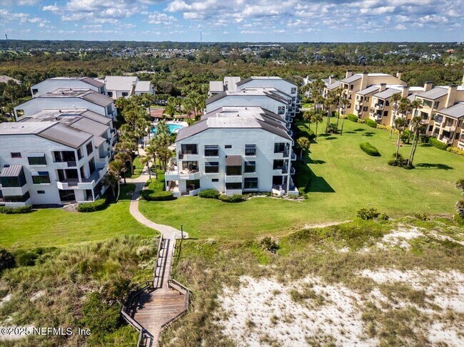 Building Photo - 739 Spinnakers Reach Dr