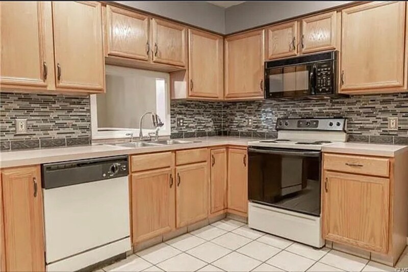 Building Photo - 2635 Upper Way