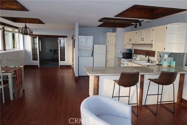 Building Photo - 1481 W Paseo Del Mar