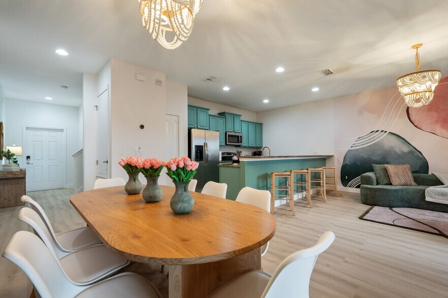 Building Photo - 8883 Candy Palm Rd