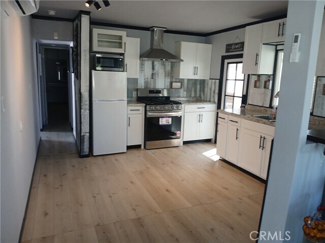 Building Photo - 281 Santa Clara Cir