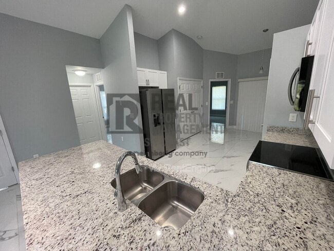 Building Photo - 5349 29th St SW