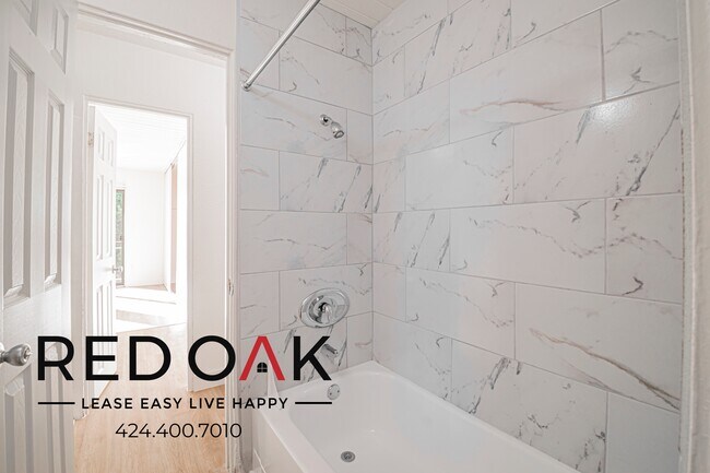 Building Photo - 855 S Citrus Ave