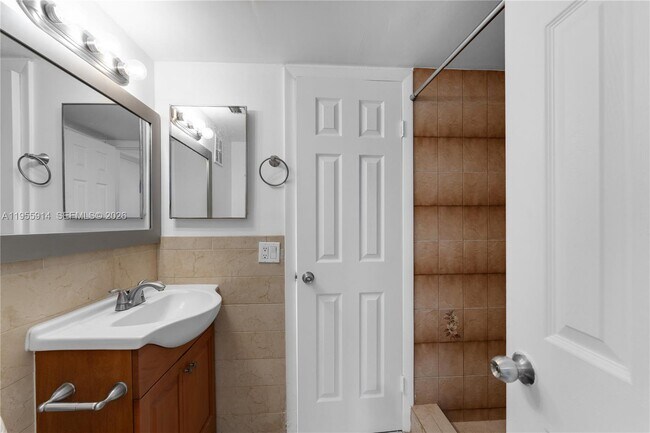 Building Photo - 6114 SW 127th Pl