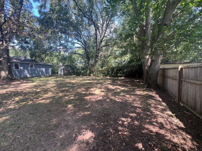 Building Photo - 3127 2nd Ave