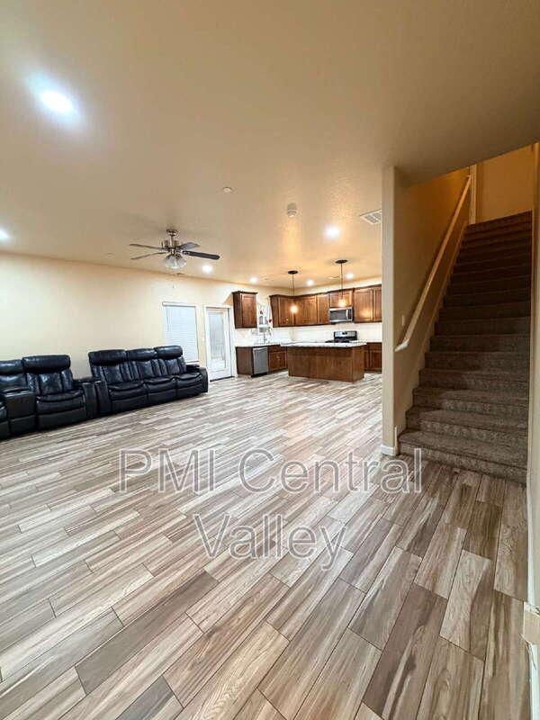 Building Photo - 584 Granada Court