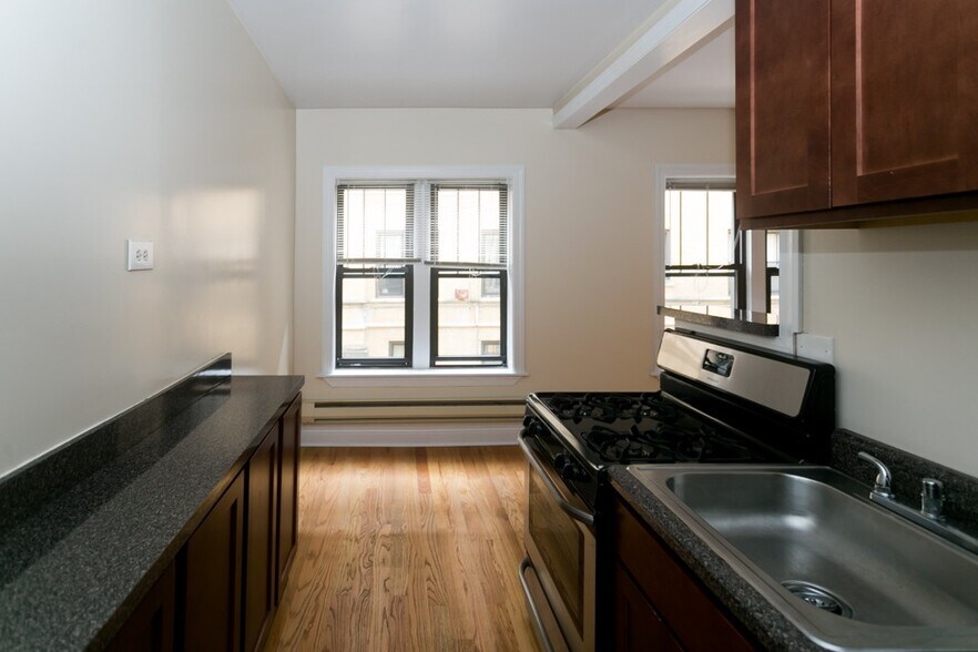 Building Photo - 2849 N Orchard St
