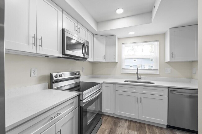 Building Photo - 11359 Bedford Oaks Dr