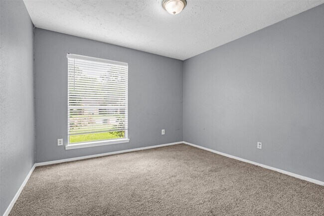 Building Photo - 13915 Old Village Ln