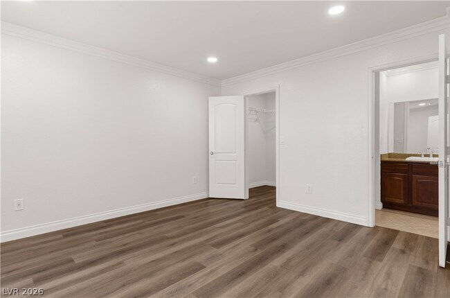 Building Photo - 1150 N Buffalo Dr