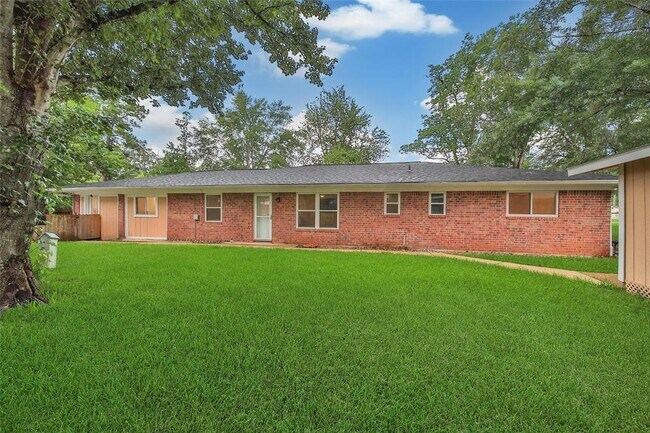 Building Photo - 34514 Michelle Dr