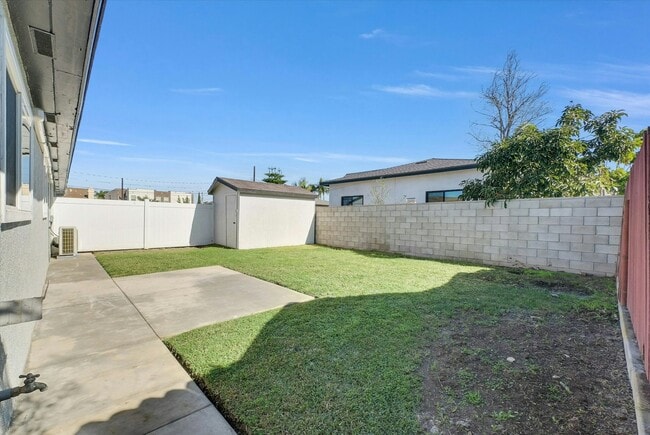 Building Photo - 18442 Patterson Ln