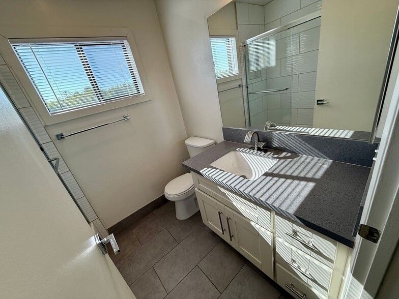 Building Photo - 3510 Clarington Ave