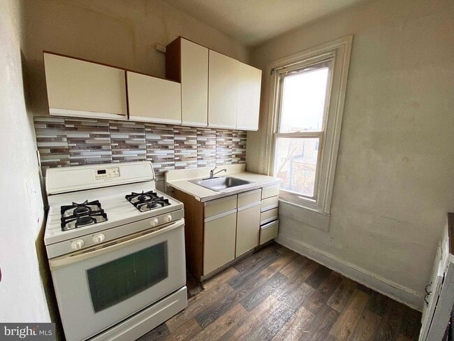 Building Photo - 3454 N Water St