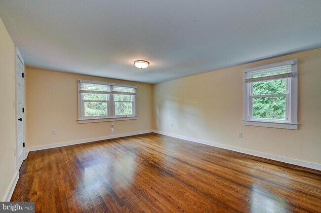 Building Photo - 353 Cherry Hill Rd