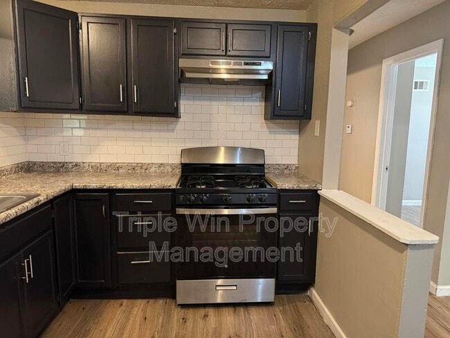 Building Photo - 9609 Winkler Dr