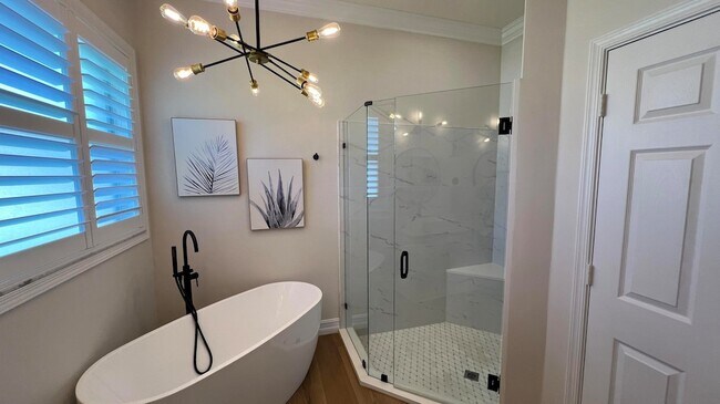 Building Photo - 104 NW Pleasant Grove Way