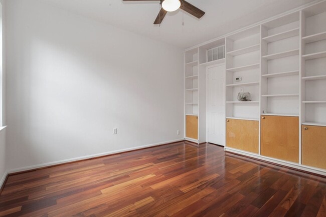 Building Photo - Professionally Managed & Recently Renovated // 2  Bedroom 2  Bathroom Condo // Meridian Hill Park...