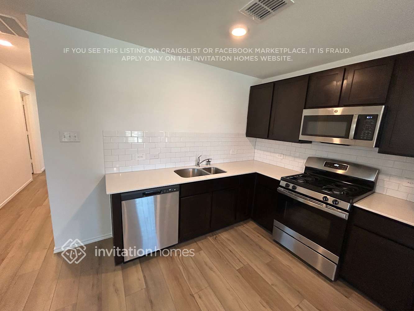 Building Photo - 3212 Crestone Dr