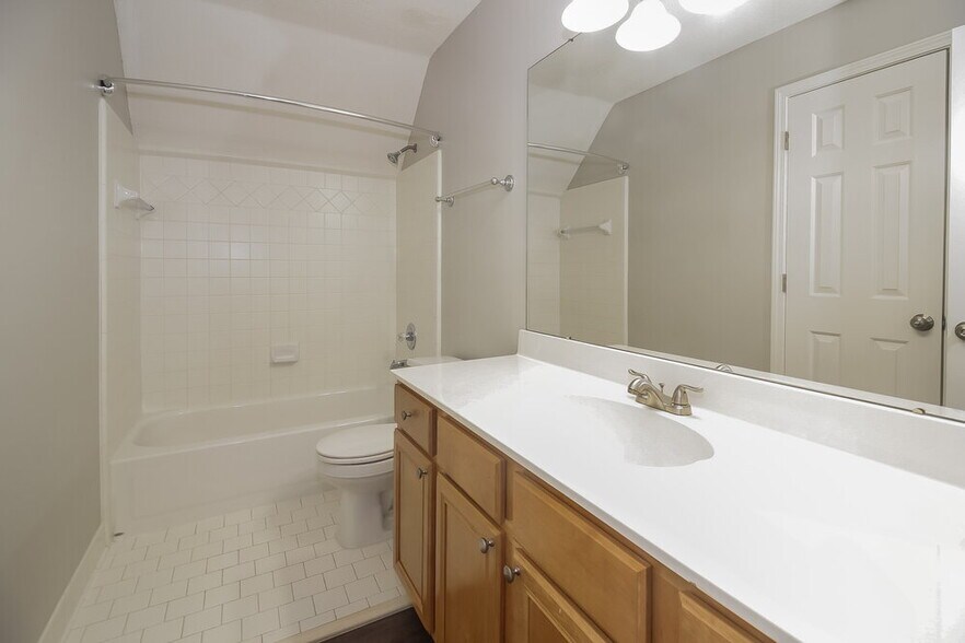 Building Photo - 1700 Torrington Ct