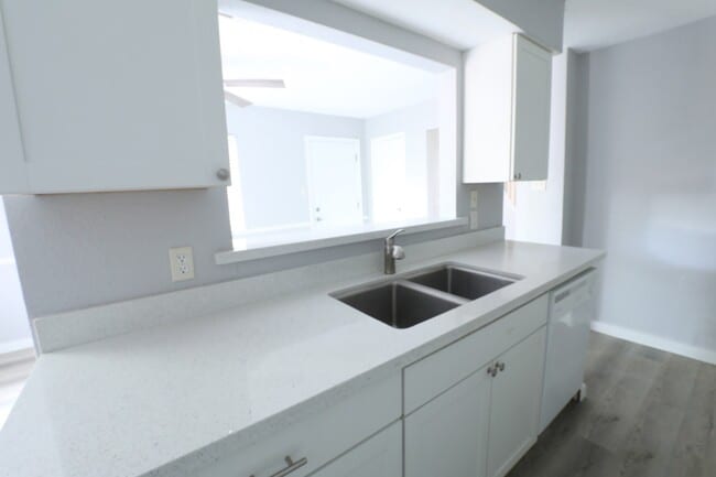 Building Photo - 4624 W Orange St