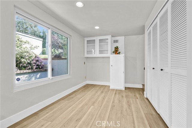 Building Photo - 17 Valley View